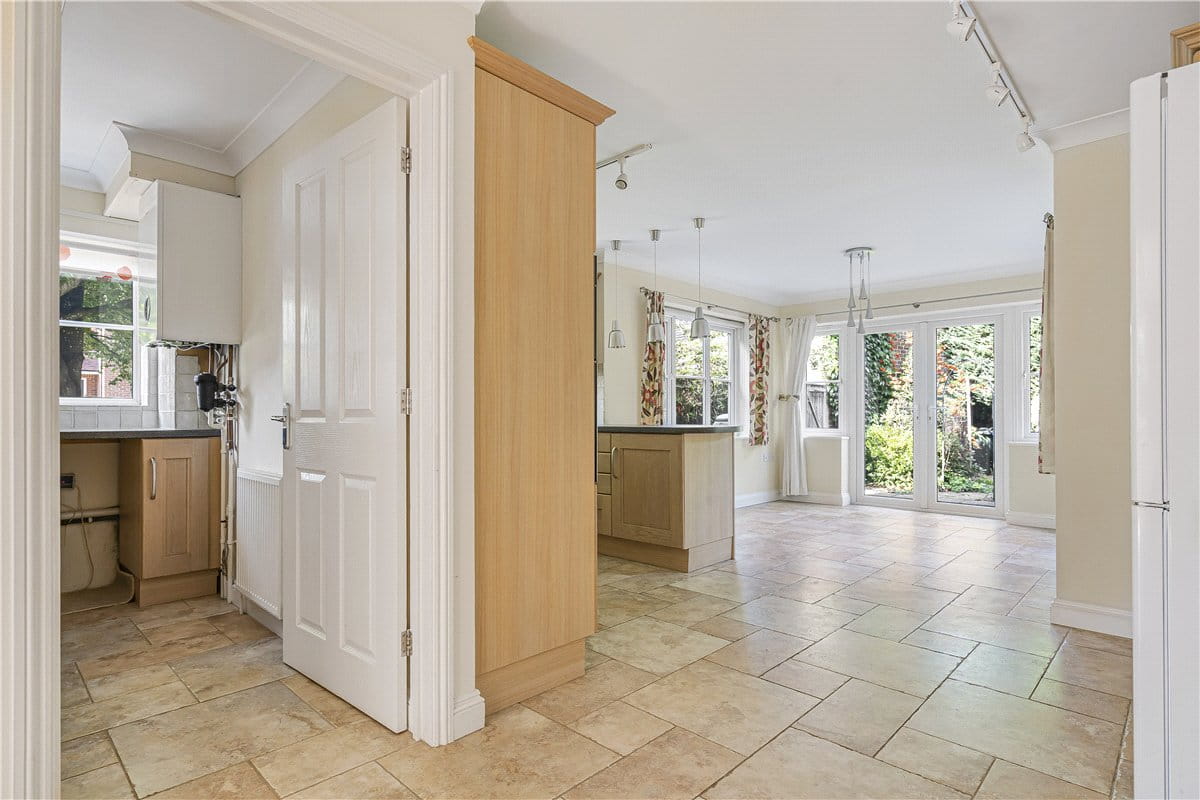 4 bedroom house, Poppy Close, Yarnton OX5 - Let Agreed