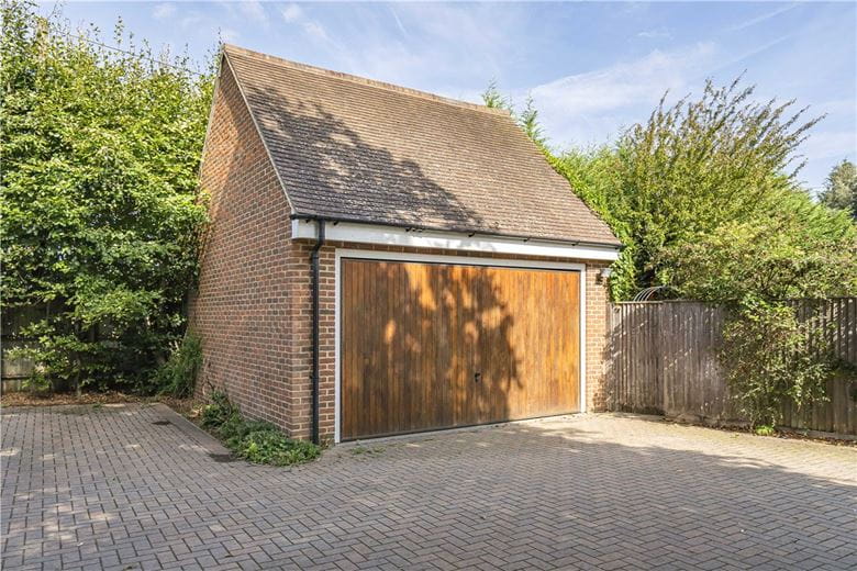 4 bedroom house, Poppy Close, Yarnton OX5 - Let Agreed