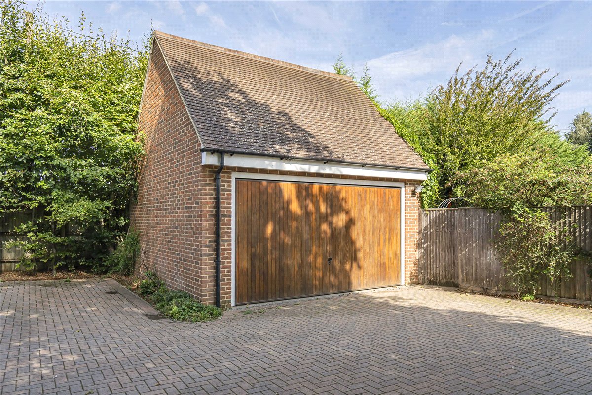 4 bedroom house, Poppy Close, Yarnton OX5 - Let Agreed