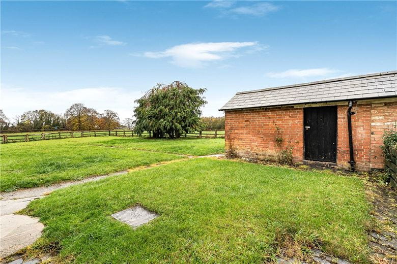 2 bedroom house, Manor Farm Cottages, Ardley Road OX25 - Let Agreed