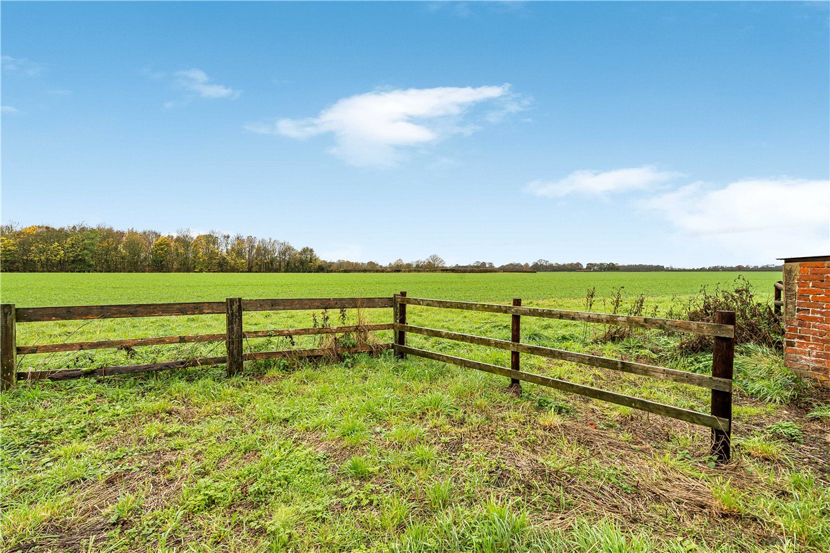2 bedroom house, Manor Farm Cottages, Ardley Road OX25 - Let Agreed