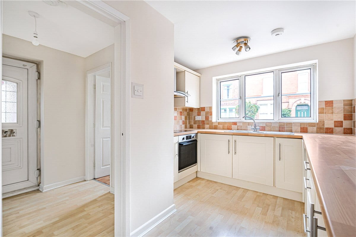 3 bedroom house, Bonsall Street, Long Eaton NG10 - Available