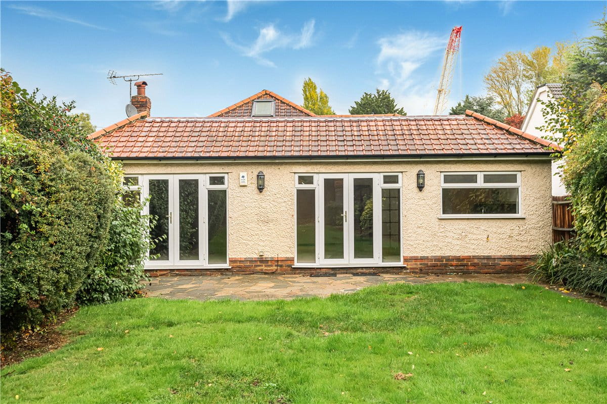 4 bedroom bungalow, The Greenway, Ickenham UB10 - Available