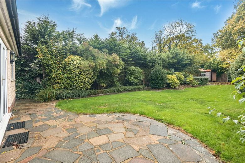 4 bedroom bungalow, The Greenway, Ickenham UB10 - Available