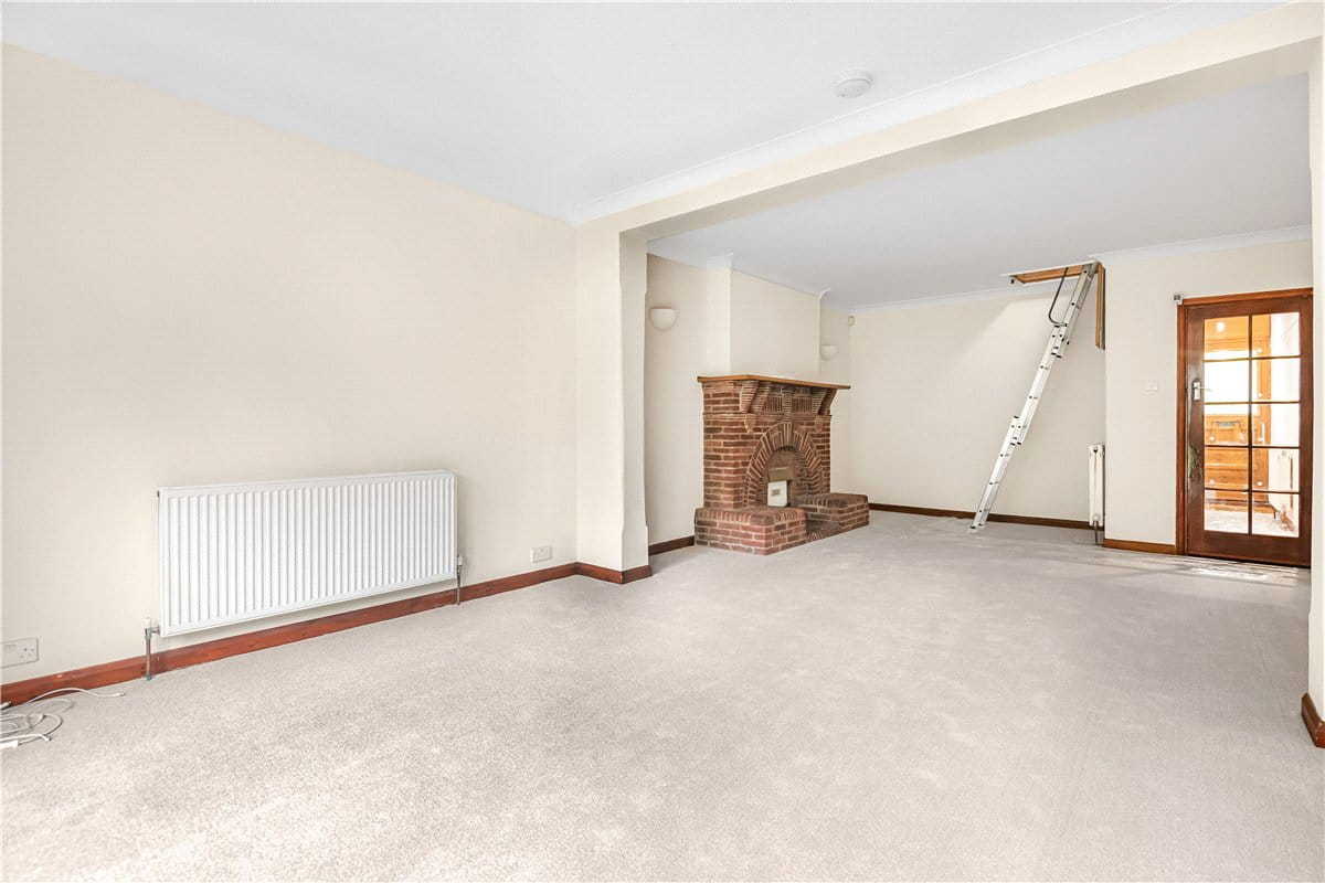 4 bedroom bungalow, The Greenway, Ickenham UB10 - Available