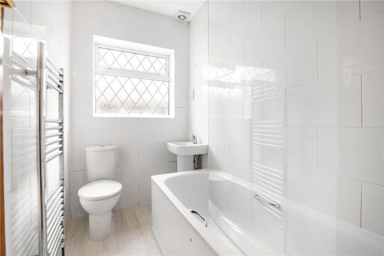 4 bedroom bungalow, The Greenway, Ickenham UB10 - Available