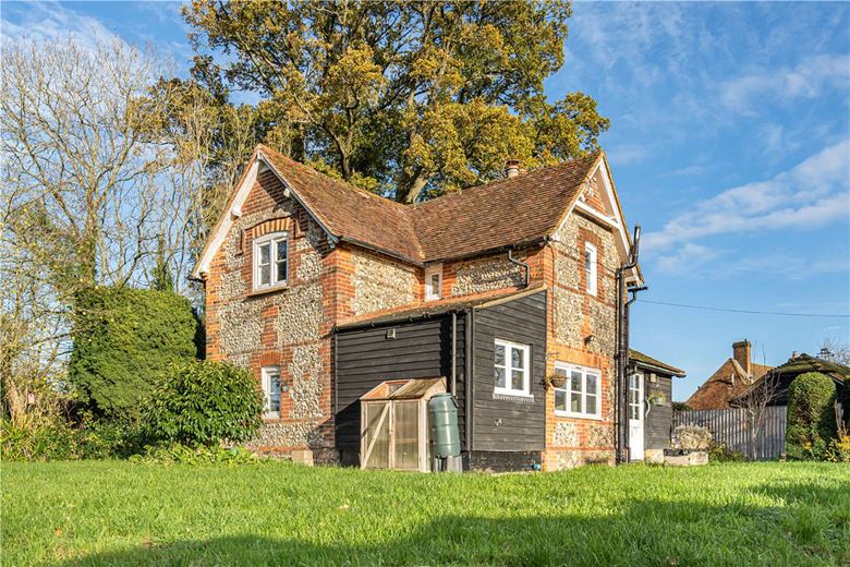 2 bedroom cottage, Great Hampden, Great Missenden HP16 - Available