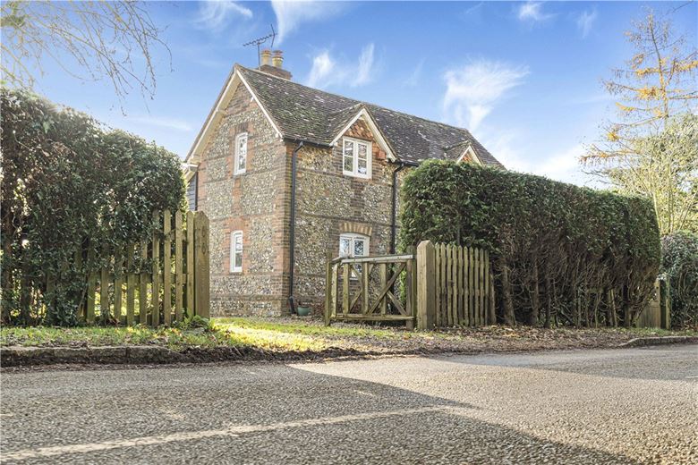 2 bedroom cottage, Great Hampden, Great Missenden HP16 - Available