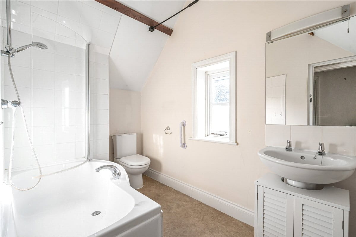 2 bedroom cottage, Great Hampden, Great Missenden HP16 - Available