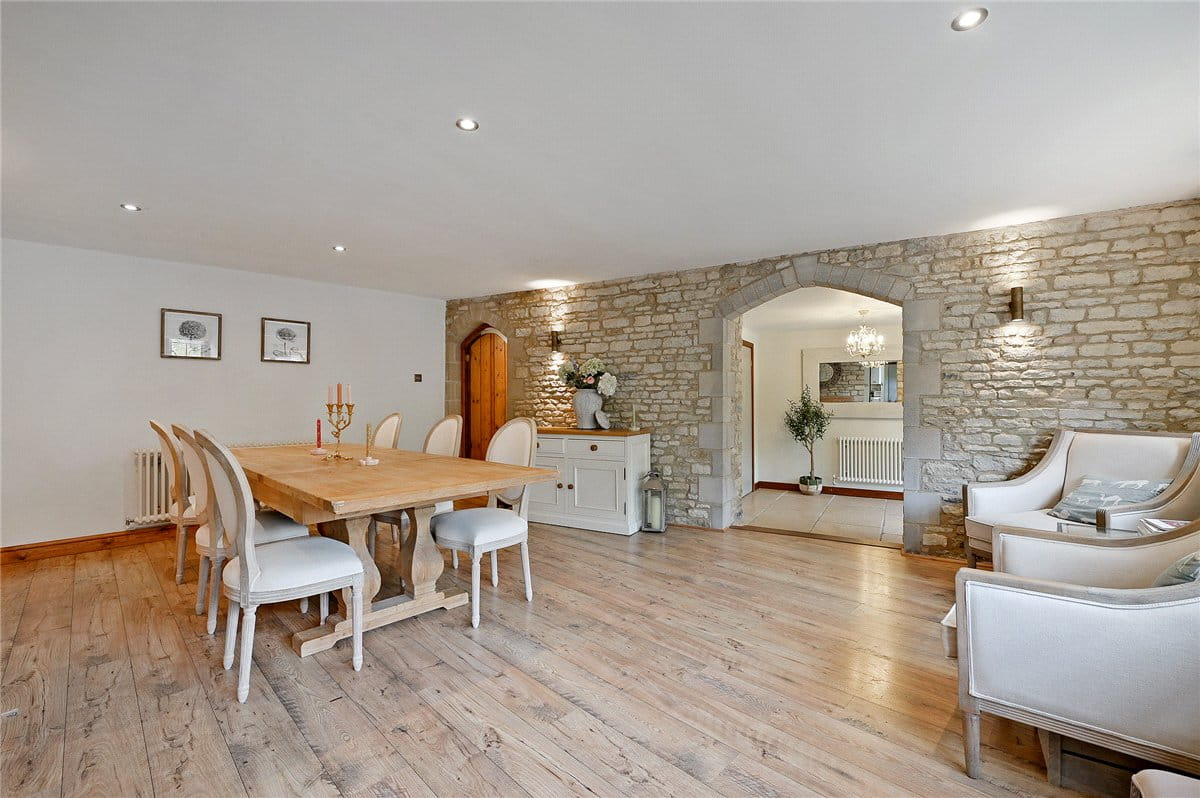 4 bedroom house, Witney Road, Ducklington OX29 - Available