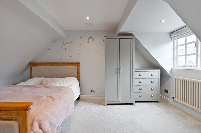 4 bedroom house, Witney Road, Ducklington OX29 - Available