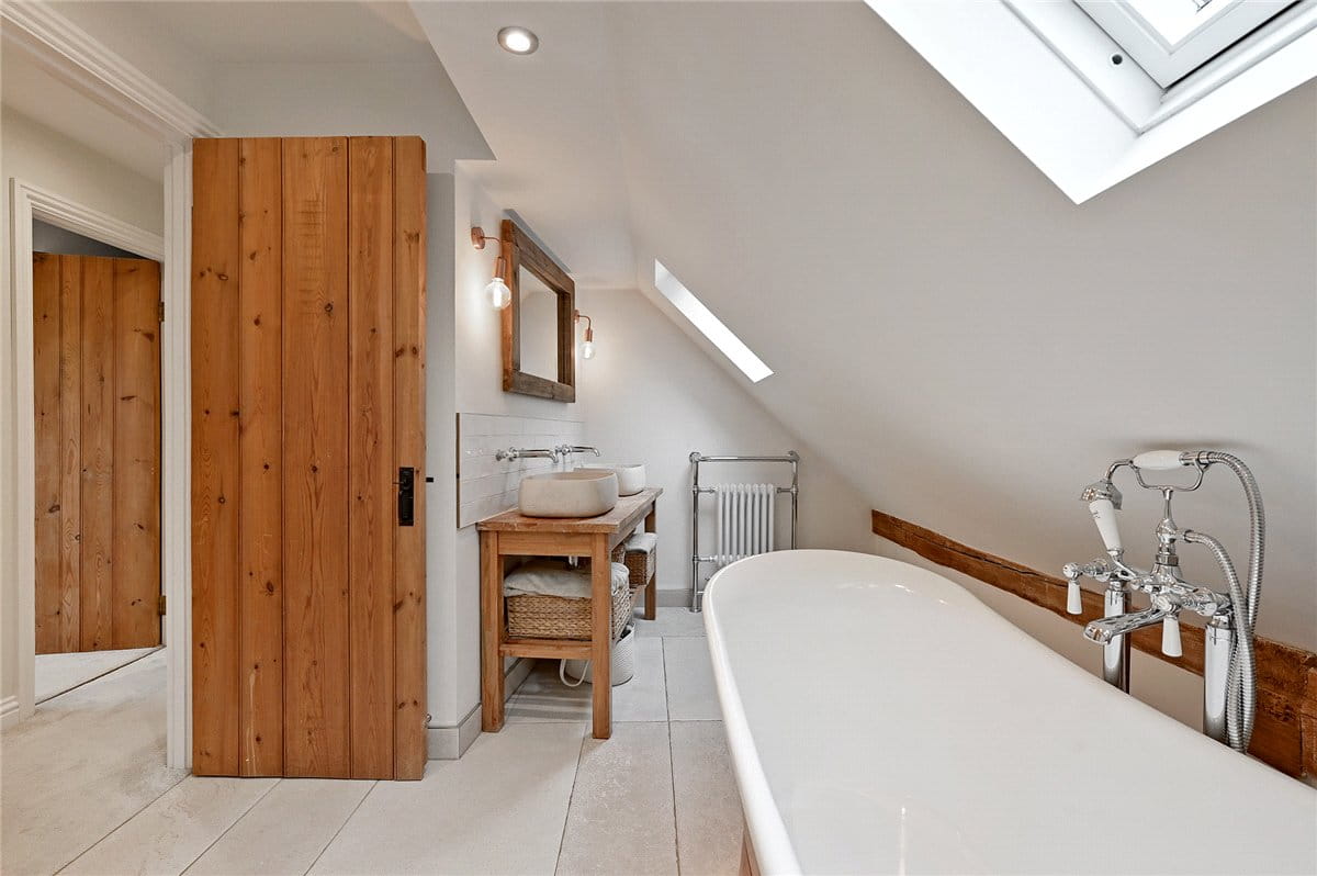 4 bedroom house, Witney Road, Ducklington OX29 - Available