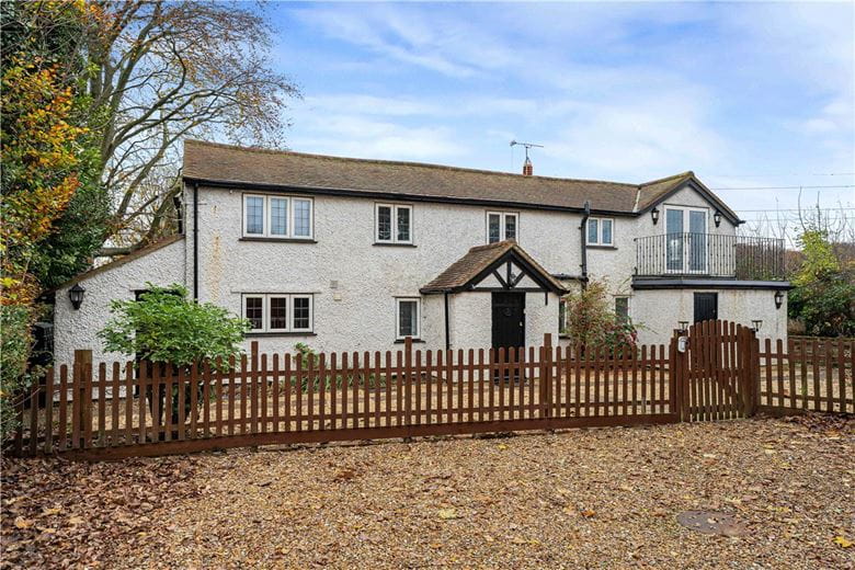 4 bedroom house, Frith Hill, South Heath HP16 - Available