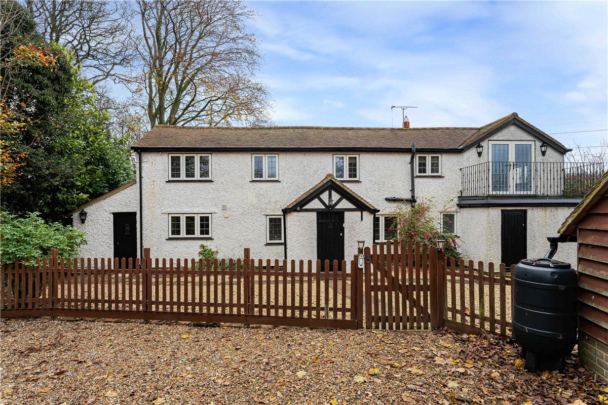 4 bedroom house, Frith Hill, South Heath HP16 - Available