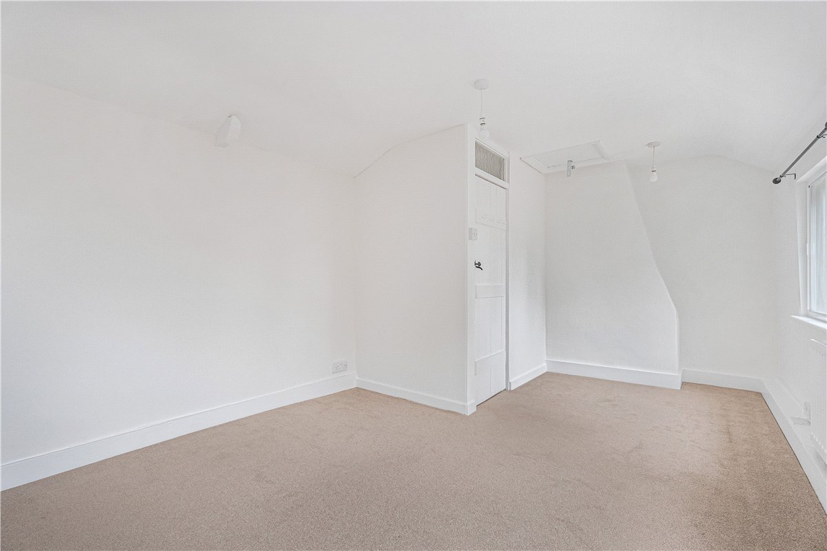 4 bedroom house, Frith Hill, South Heath HP16 - Available