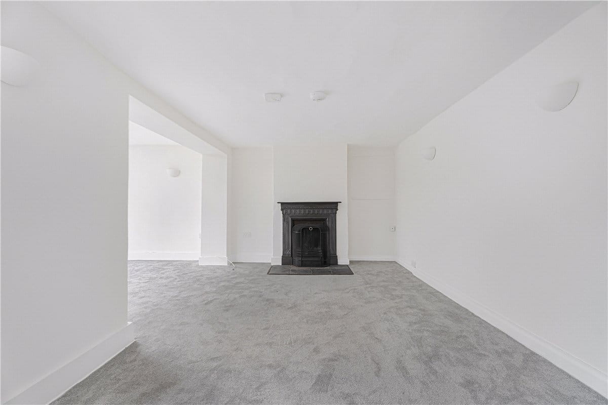 4 bedroom house, Frith Hill, South Heath HP16 - Available