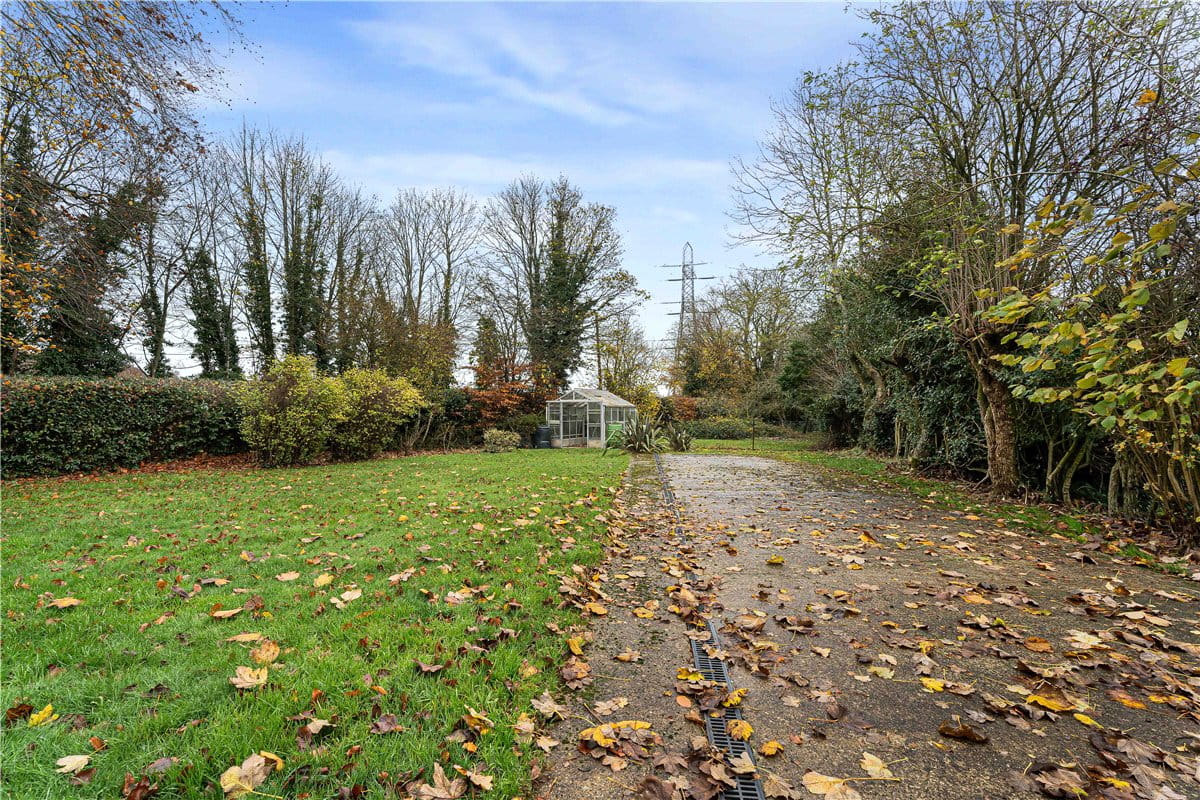 4 bedroom house, Frith Hill, South Heath HP16 - Available