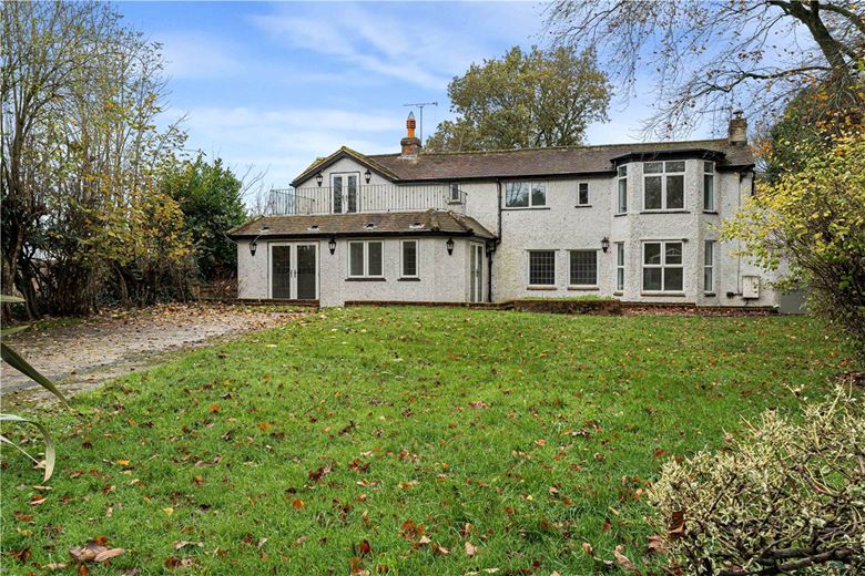 4 bedroom house, Frith Hill, South Heath HP16 - Available