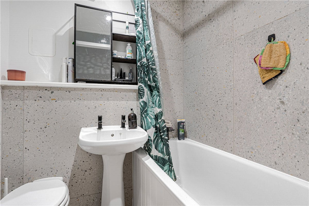 1 bedroom flat, Harefields, Oxford OX2 - Available