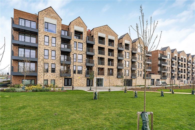 3 bedroom flat, Munda Way, Oxford OX2 - Available