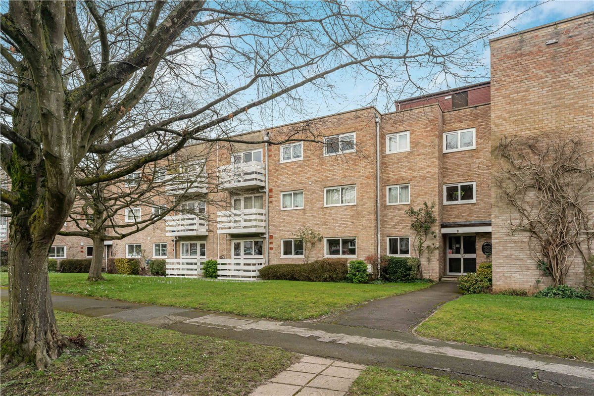 2 bedroom flat, Cunliffe Close, Oxford OX2 - Available