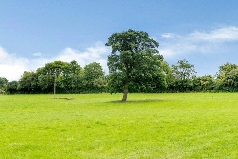 9.5 acres Farm, Main Street, Fringford OX27 - Sold