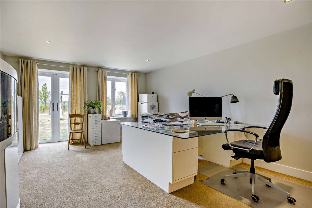  bedroom , Kings Lane, Longcot SN7 - Available