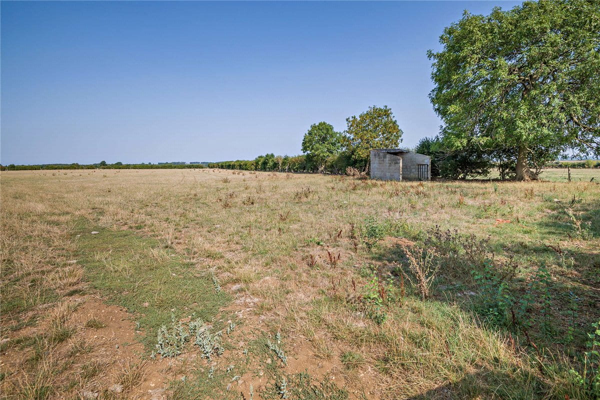  bedroom , Kings Lane, Longcot SN7 - Available