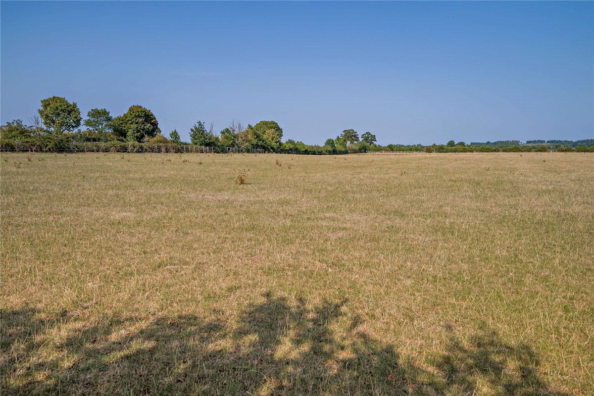  bedroom , Kings Lane, Longcot SN7 - Available