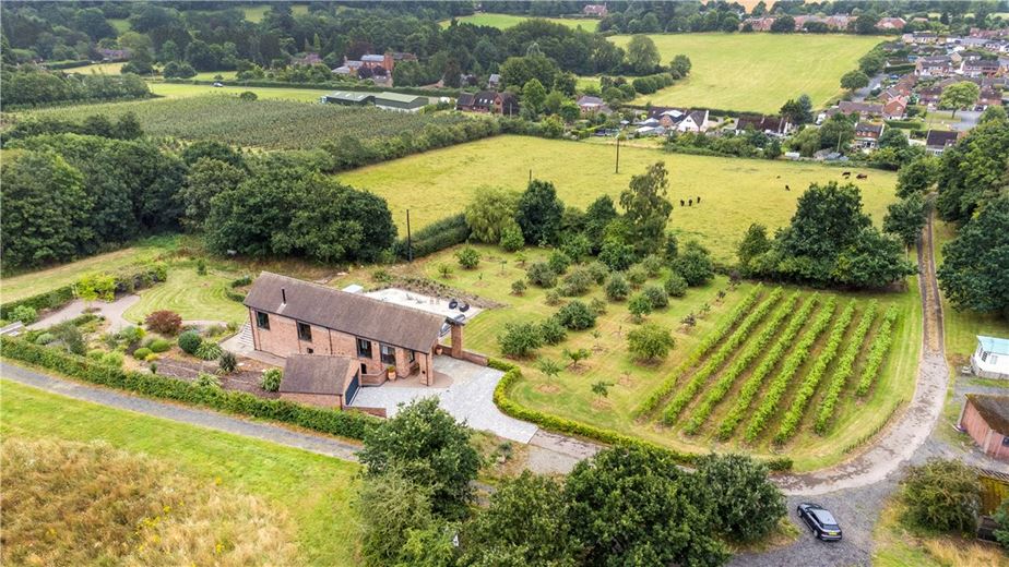 3 acres House, Stourport Road, Great Witley WR6 - Available