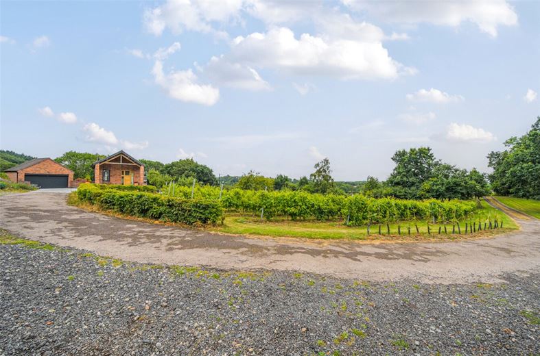 3 acres House, Stourport Road, Great Witley WR6 - Available