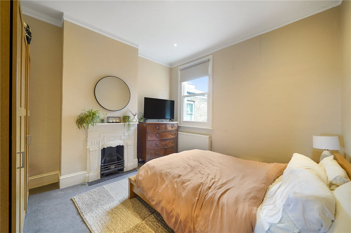 2 bedroom flat, Danehurst Street, London SW6 - Let Agreed