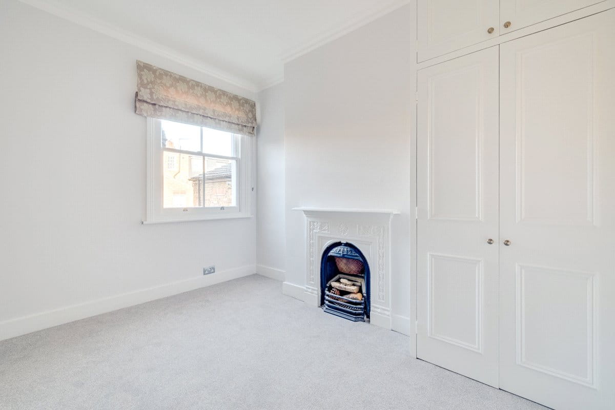2 bedroom flat, Edgarley Terrace, London SW6 - Let Agreed