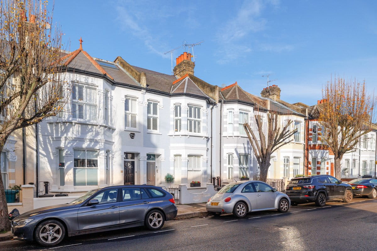 2 bedroom flat, Edgarley Terrace, London SW6 - Let Agreed