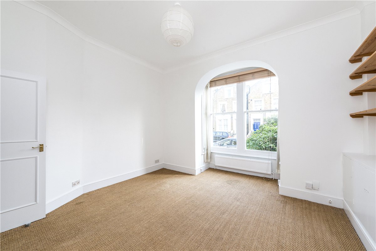2 bedroom flat, St Stephens Avenue, London W12 - Let Agreed