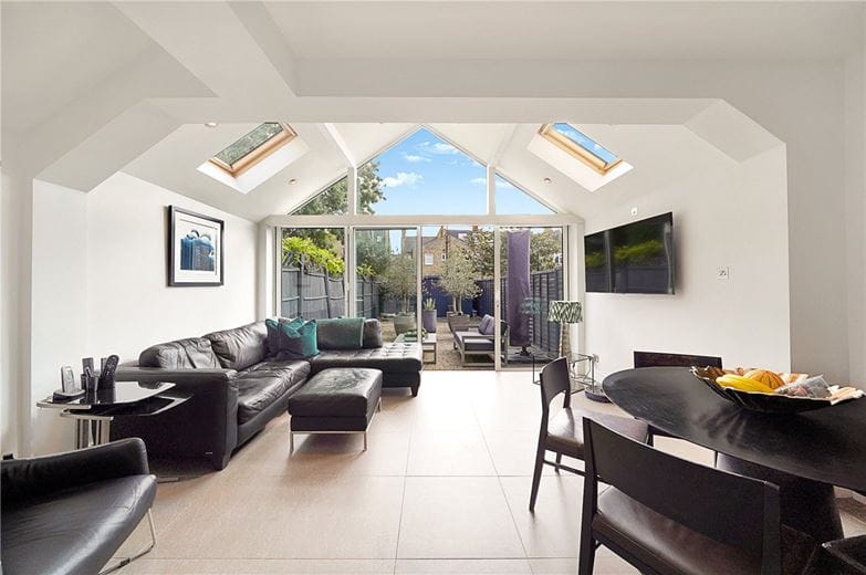 4 bedroom house, Kenyon Street, London SW6 - Available