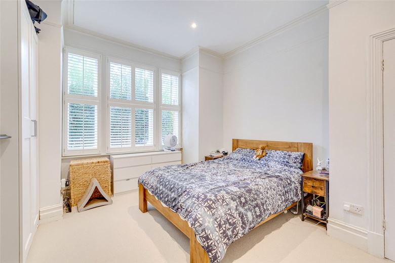 2 bedroom flat, Niton Street, Bishops Park SW6 - Let Agreed