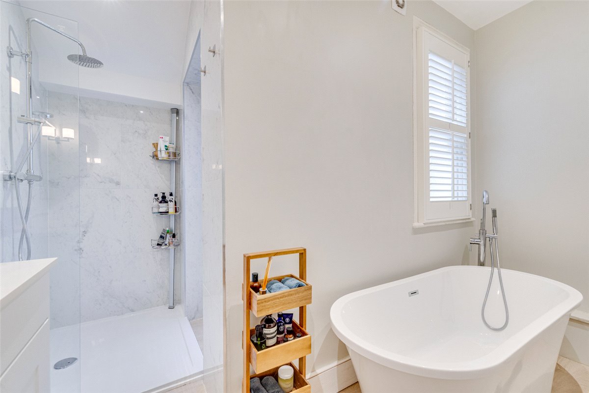 2 bedroom flat, Niton Street, Bishops Park SW6 - Let Agreed