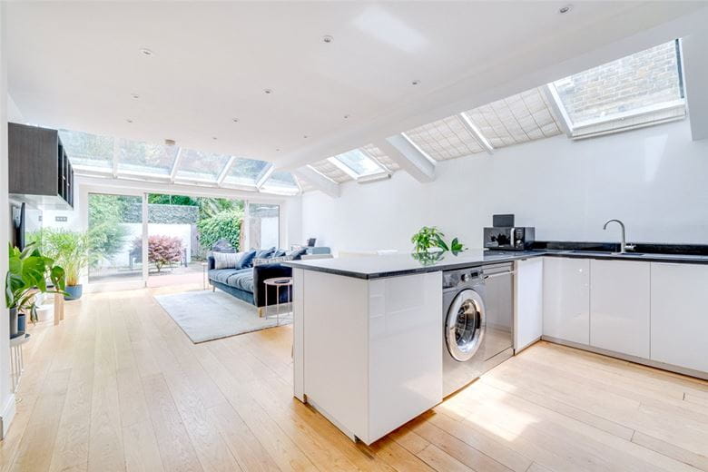 2 bedroom flat, Woodlawn Road, London SW6