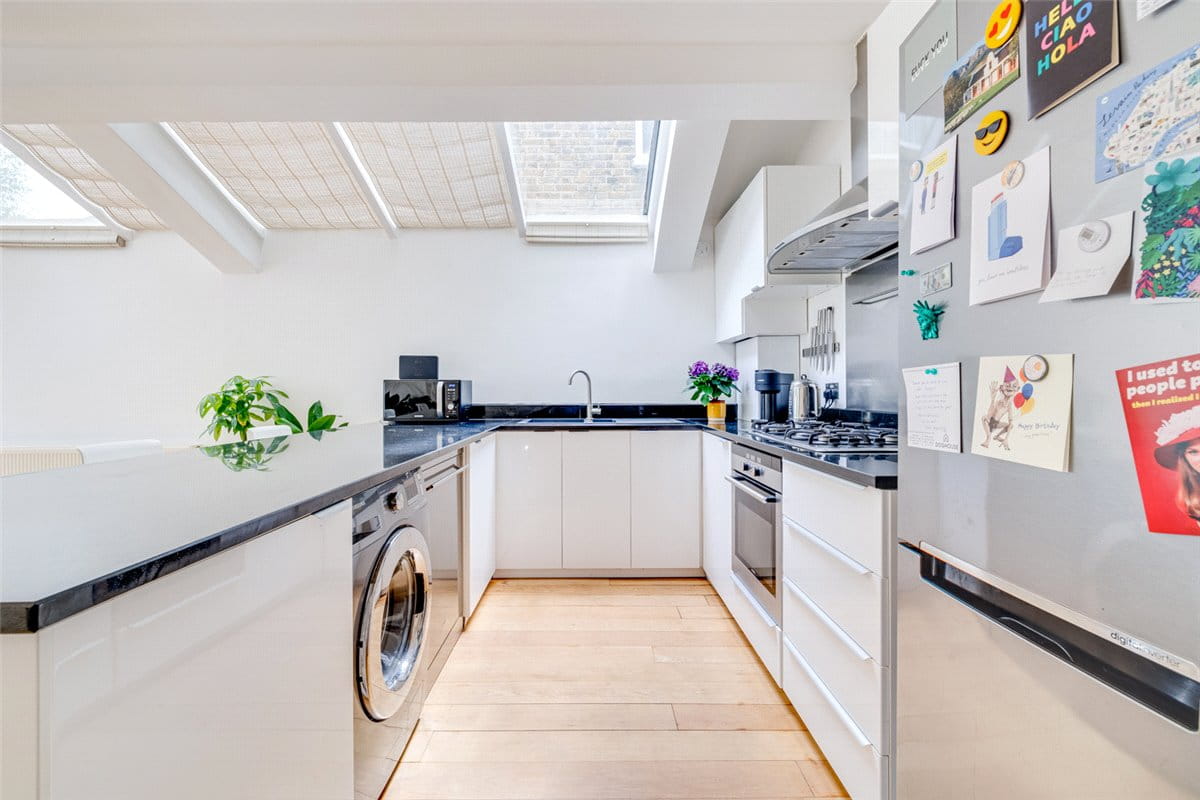 2 bedroom flat, Woodlawn Road, London SW6