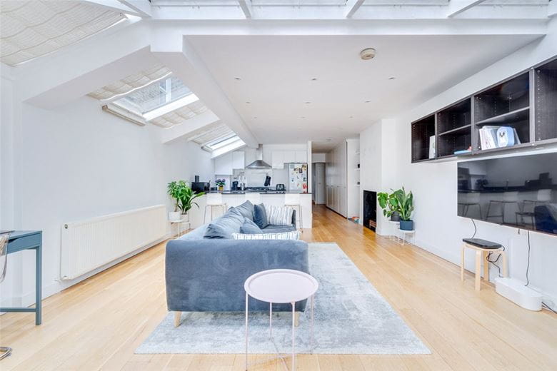 2 bedroom flat, Woodlawn Road, London SW6