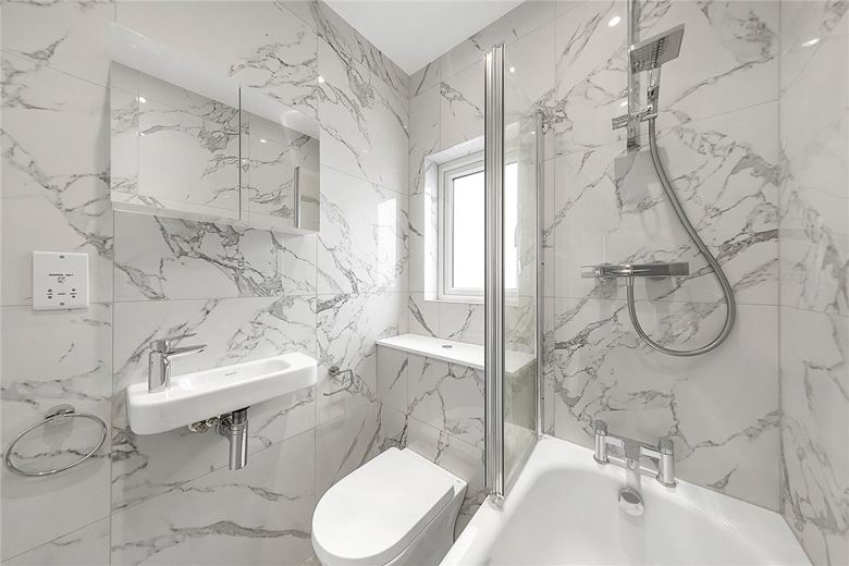 2 bedroom flat, Marville Road, London SW6 - Let Agreed