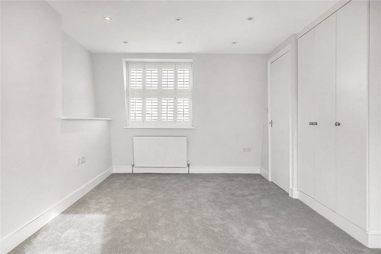 2 bedroom flat, Marville Road, London SW6 - Let Agreed