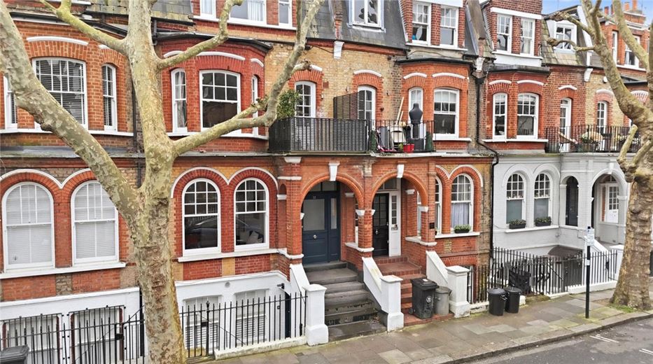 1 bedroom flat, Crookham Road, London SW6 - Available