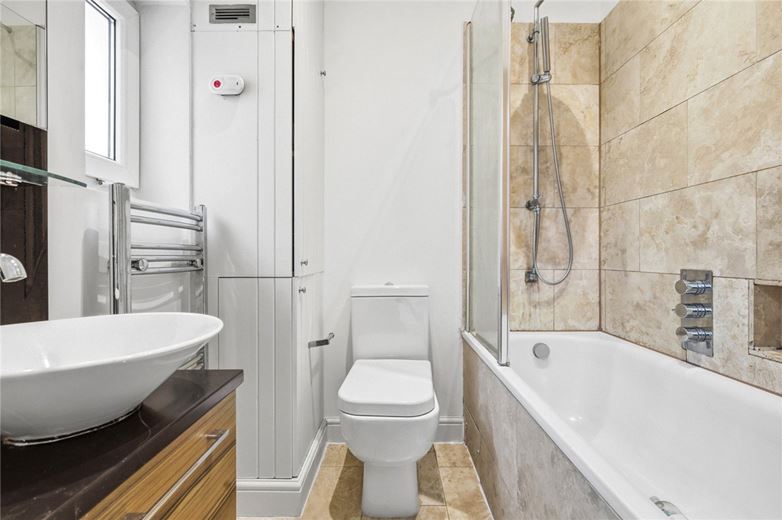 1 bedroom flat, Crookham Road, London SW6 - Available