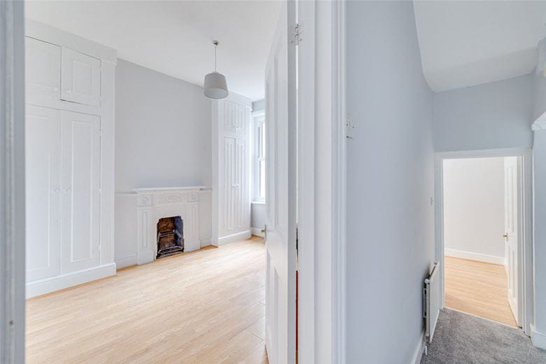 2 bedroom flat, Greswell Street, London SW6 - Available