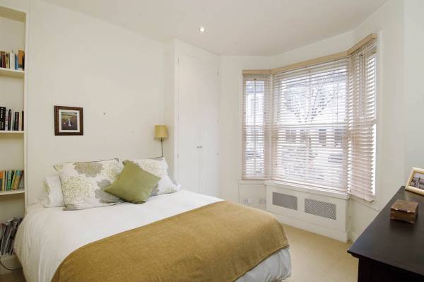 2 bedroom flat, Firth Gardens, London SW6 - Let Agreed