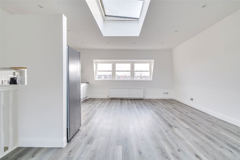 2 bedroom flat, New Kings Road, London SW6 - Available