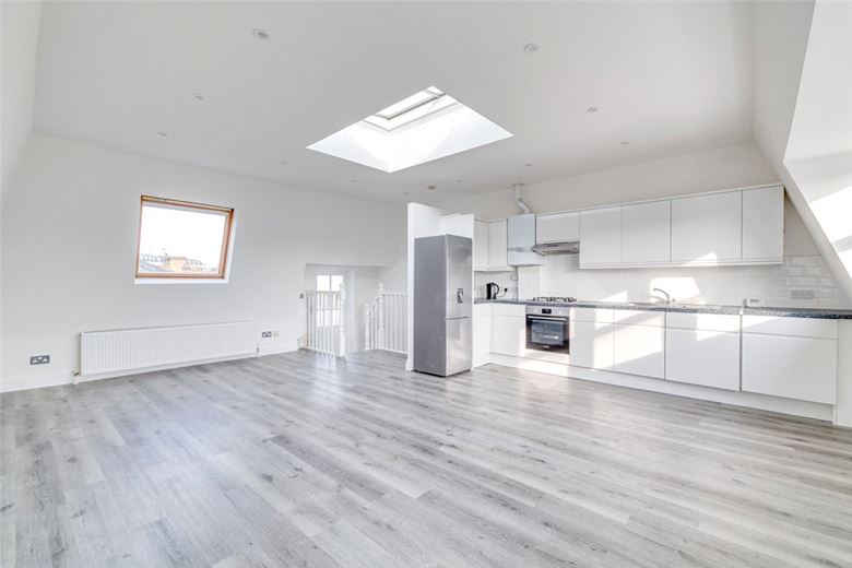 2 bedroom flat, New Kings Road, London SW6 - Available