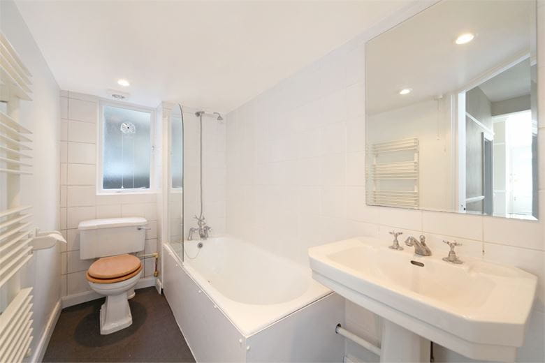 2 bedroom flat, Danehurst Street, London SW6 - Available